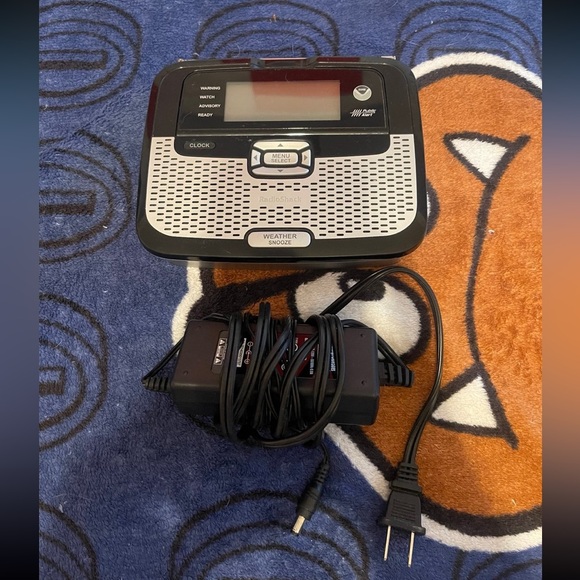 Radioshack 12-262 Hazard Alert Radio NOAA SAME - Picture 1 of 7